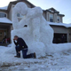 Illustration for article titled Washington Redskins Safety Reed Doughtys Neighbors Erect Giant Tebowing Snowman